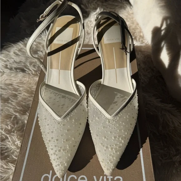 Dolce Vita Cream Pointed Toe Heels - Picture 2 of 6